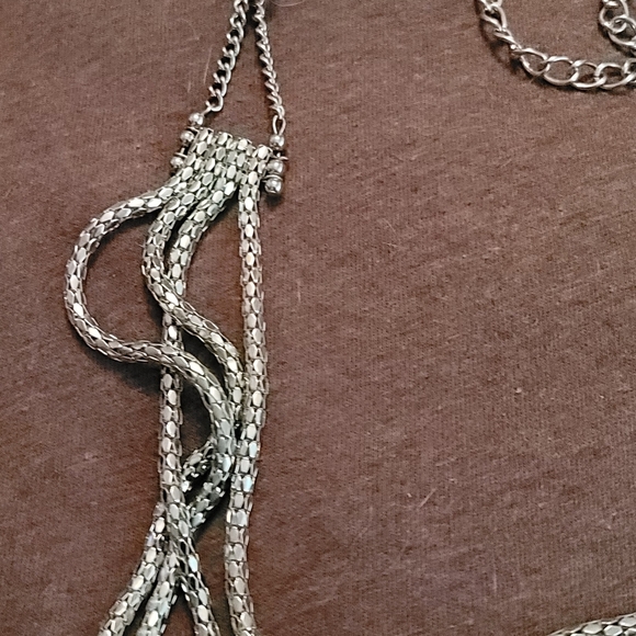 Gorgeous Silver Adjustable Length Necklace - Picture 4 of 7